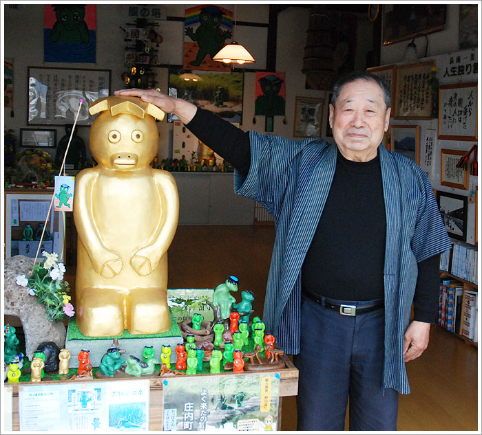 カッパおじさん 遠野で一番メジャーなカッパ淵ではカッパおじさんこと、運萬治男(うん